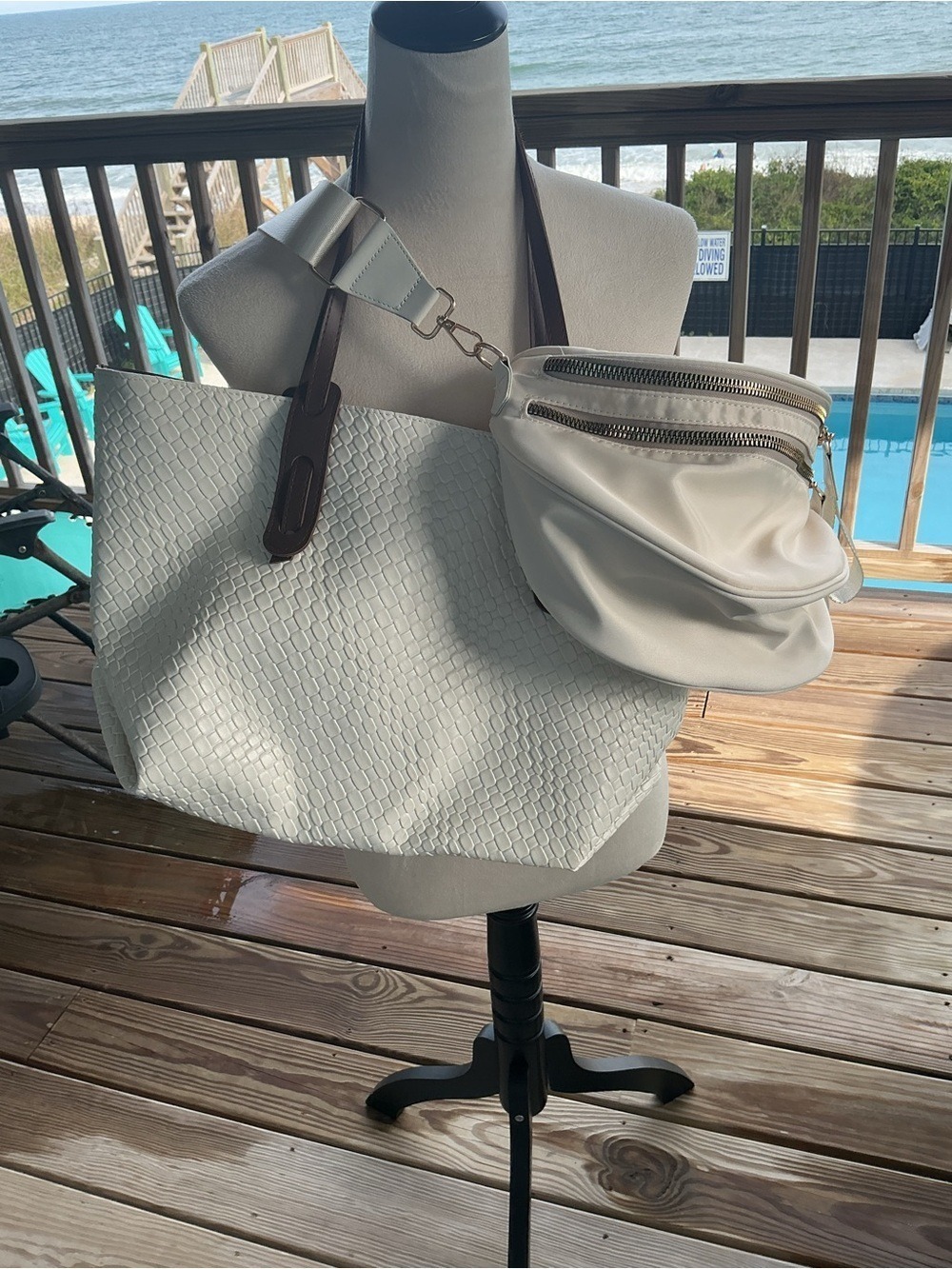Beach Vacation Bundle!! Tote & Crossbody Pouch - Picture 2 of 13